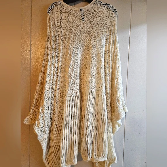 Torrid Crochet Ruana - Size O/S - NWOT - Picture 2 of 5